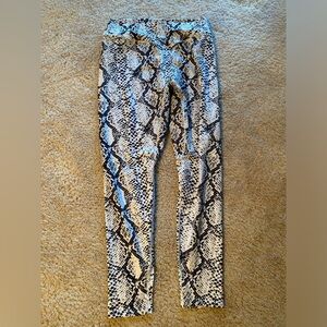 Balance Athletica White Viper Kingdom Leggings XL